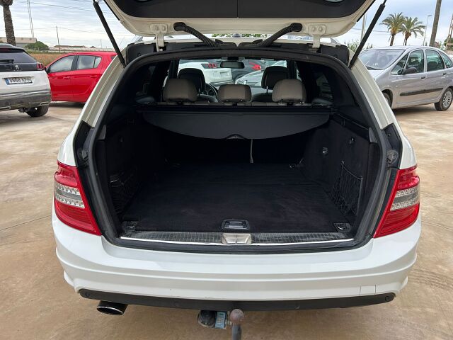 MERCEDES C220 CDI AVANTGARDE ESTATE SPANISH LHD IN SPAIN 231000 MILES 2010
